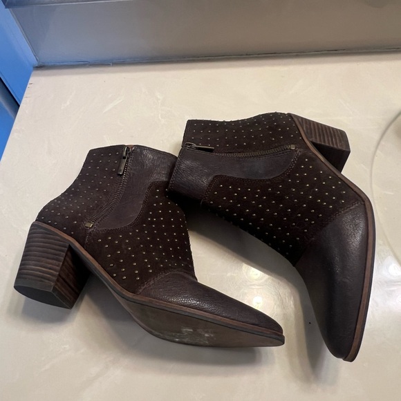 Lucky Brand chocolate brown leather studded boots size 8.5 - Picture 2 of 12